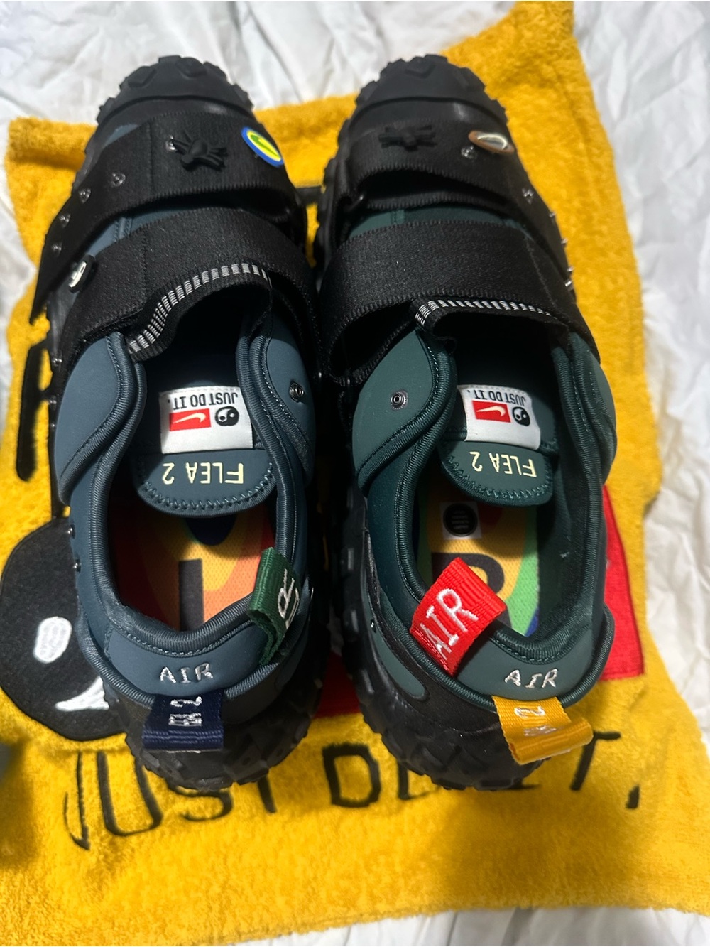 Nike Green Strap Trail Shoe with Black Straps and Yellow Tag - Picture 7 of 10